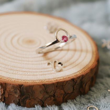 Obrazek z Regulowany pierścionek zodiakalny - wagi