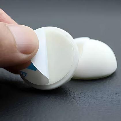 Obrazek z 5 szt. samoprzylepnych uchwytów na kable - biały