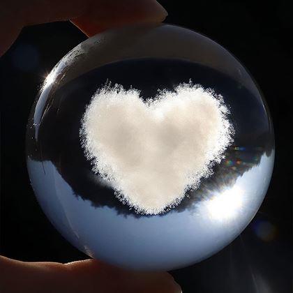 Obrazek z LED świecąca szklana kula - serce