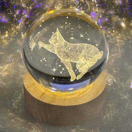 Obrazek z Szklana kula LED świecąca – kot