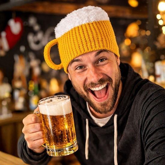 Obrazek z Czapka dziergana - kufel z uchem