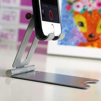 Obrazek z Metalowy uchwyt na telefon - srebrny