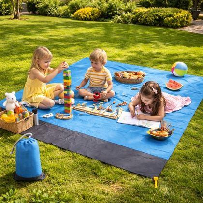 Obrazek z Mata plażowa z kołkami odporna na wodę i piasek 2x2 m niebieska