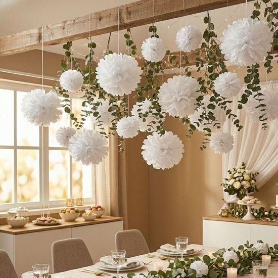 Obrazek z Biała papierowa dekoracja Pompom 20 cm 5 szt.