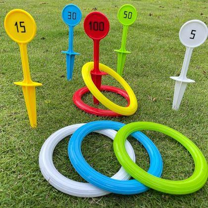 Obrazek z Gra w rzucanie obręczy na kołki do ziemi