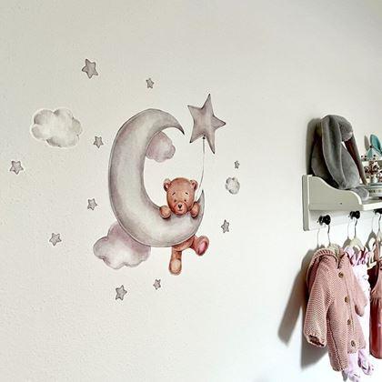 Obrazek z Naklejki na ścianę miś - na nagietku