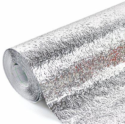 Obrazek z Samoprzylepna folia aluminiowa 300 x 40 cm przeciwko tłuszczowi, wodzie i zarysowaniom