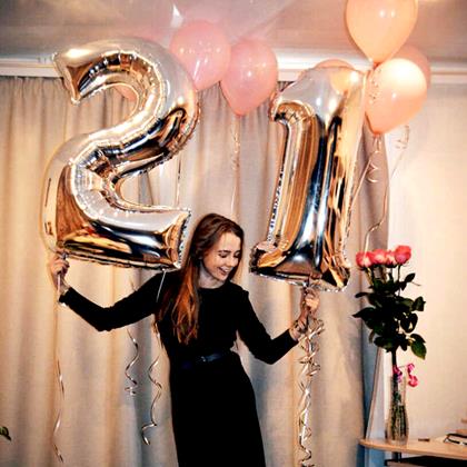 Obrazek z Maxi balon 100 cm srebrna cyfra -  cyfra 2