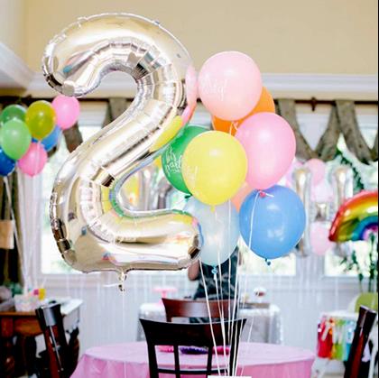 Obrazek z Maxi balon 100 cm srebrna cyfra -  cyfra 2