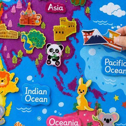 Obrazek z Filcowa mapa świata dla dzieci ze zwierzątkami i zabytkami