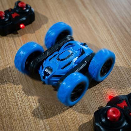 Obrazek z RC akrobatyczny samochodzik z funkcją ładowania 360° na zdalne sterowanie