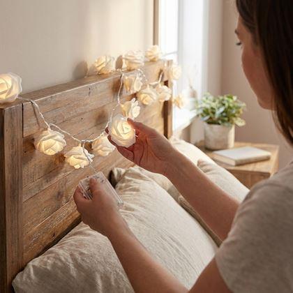 Obrazek z LED łańcuch świetlny na baterie z różami – 20 kwiatów