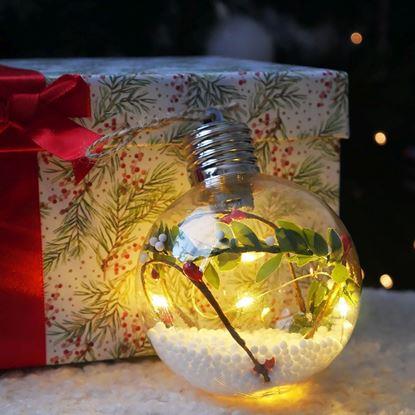 Obraz Świąteczna kula LED świecąca na choinkę